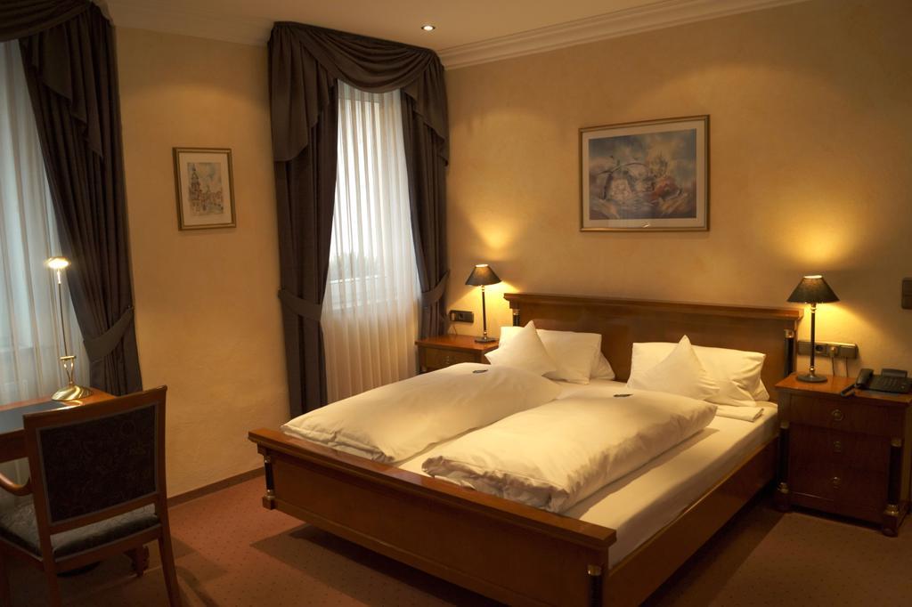 Hotel Kronprinz Κούλμμπαχ Δωμάτιο φωτογραφία